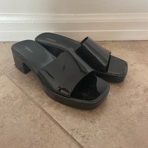 Black 2 inch heel slides